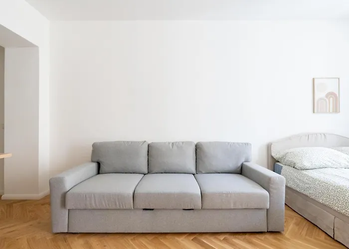 Modern With Balcony Διαμέρισμα *