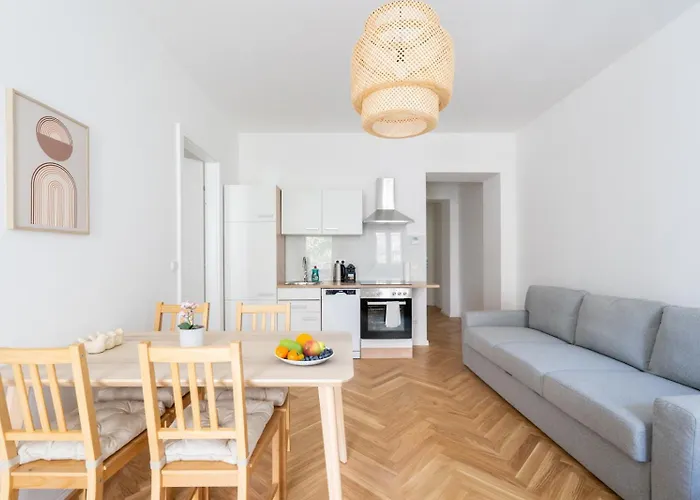 Διαμέρισμα Modern With Balcony