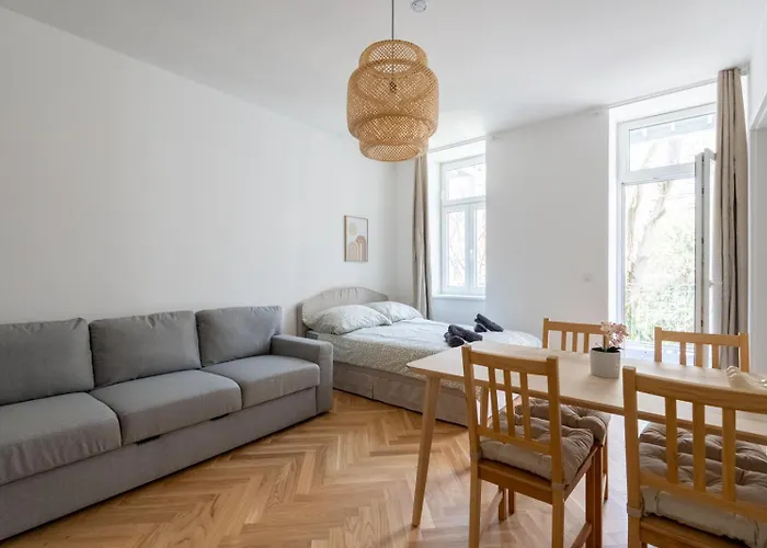 Modern With Balcony Διαμέρισμα Βιέννη