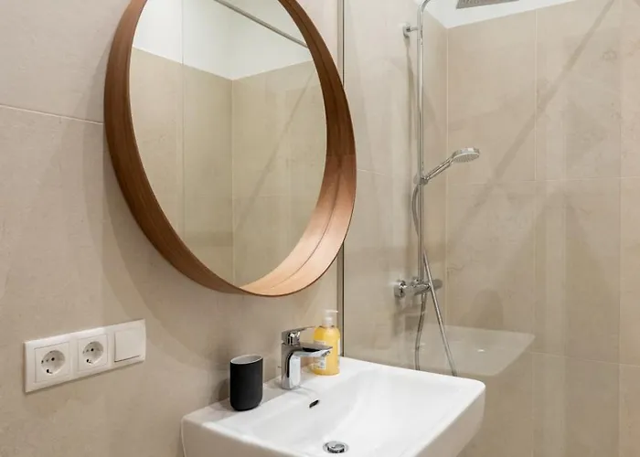 Διαμέρισμα Modern With Balcony *