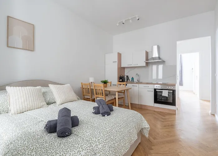 Modern With Balcony Διαμέρισμα Βιέννη