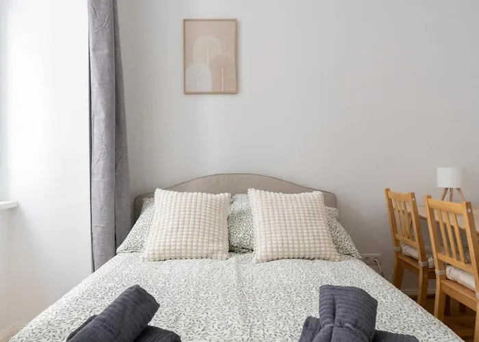 Modern With Balcony Διαμέρισμα