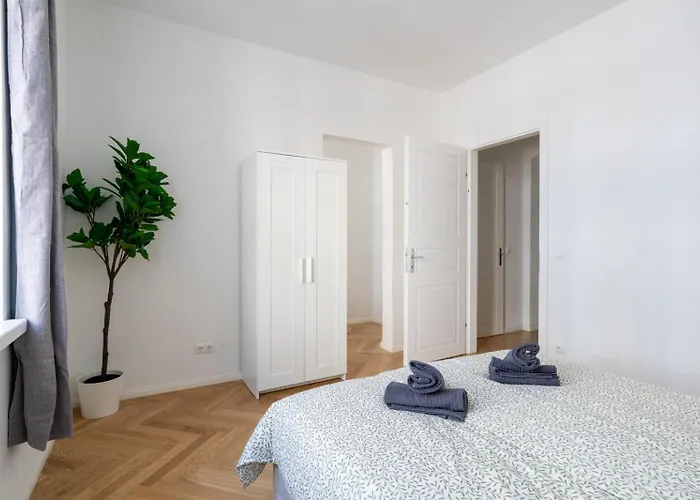 Διαμέρισμα Modern With Balcony