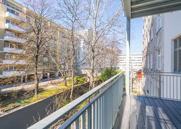 Διαμέρισμα Modern With Balcony *